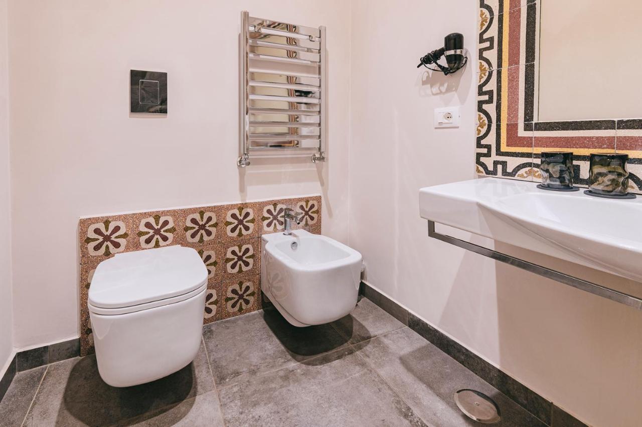 La Smorfia Hotel Naples Luaran gambar