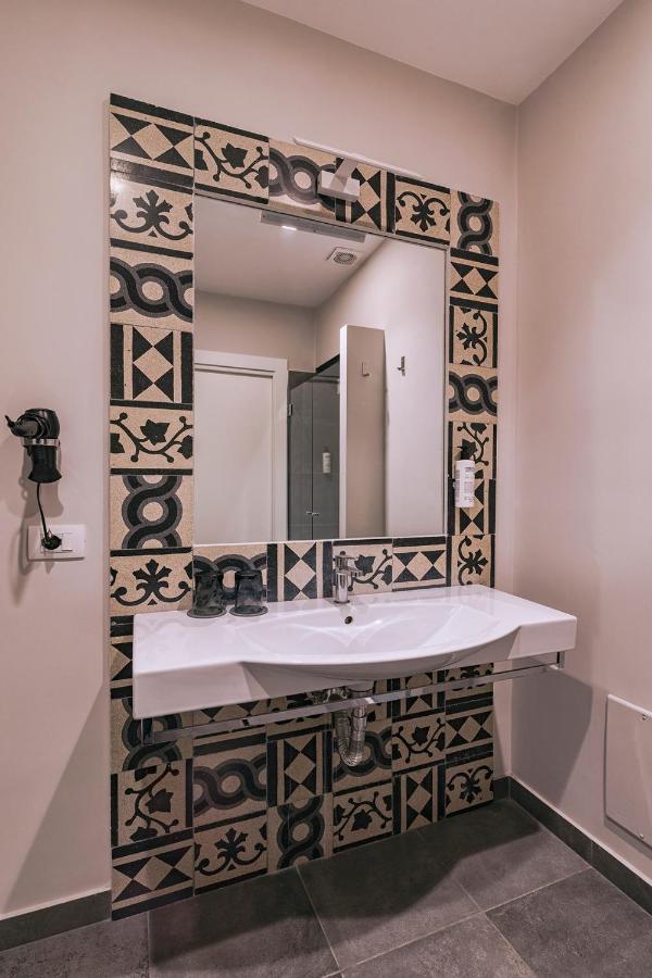 La Smorfia Hotel Naples Luaran gambar