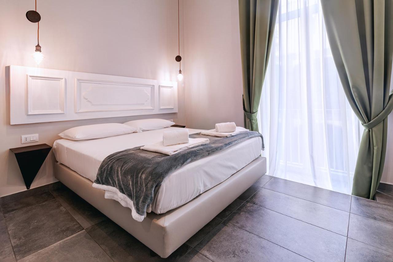 La Smorfia Hotel Naples Luaran gambar
