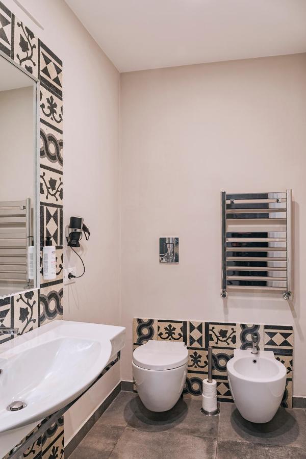 La Smorfia Hotel Naples Luaran gambar